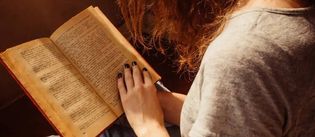 أفضل روايات رومانسية مترجمة: 10 كتب عالمية ستأسرك من الصفحة الأولى حتى الأخيرة